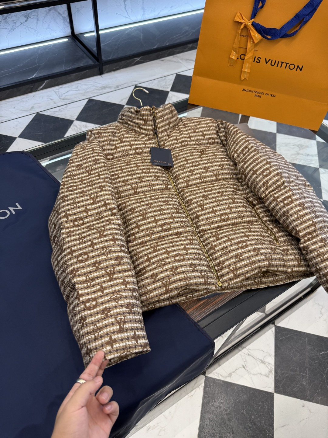 Louis Vuitton Down Jacket S-m-l