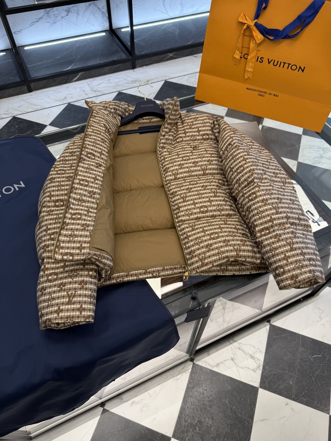Louis Vuitton Down Jacket S-m-l