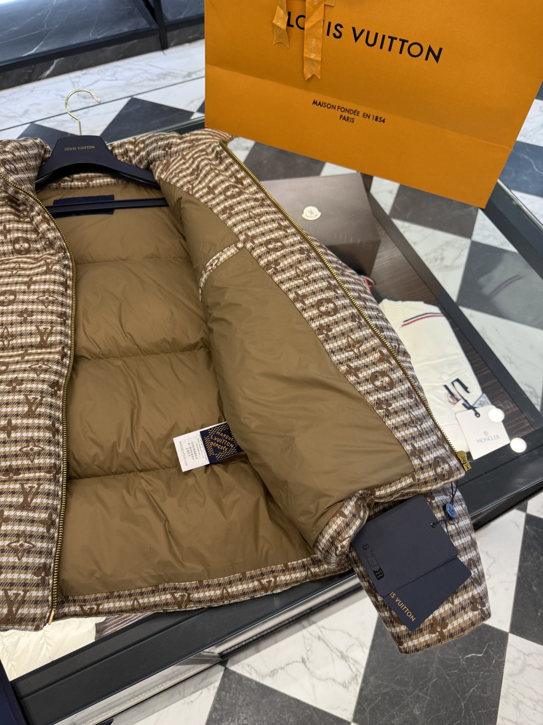 Louis Vuitton Down Jacket S-m-l