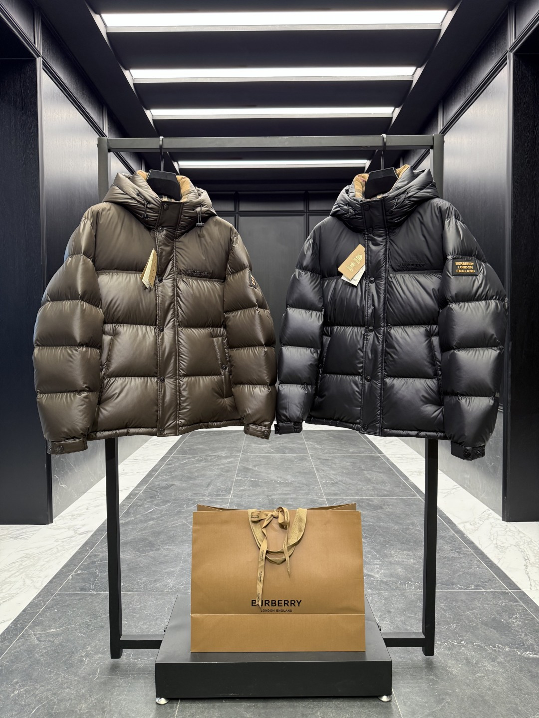 Burberry Down Jacket Hooded L