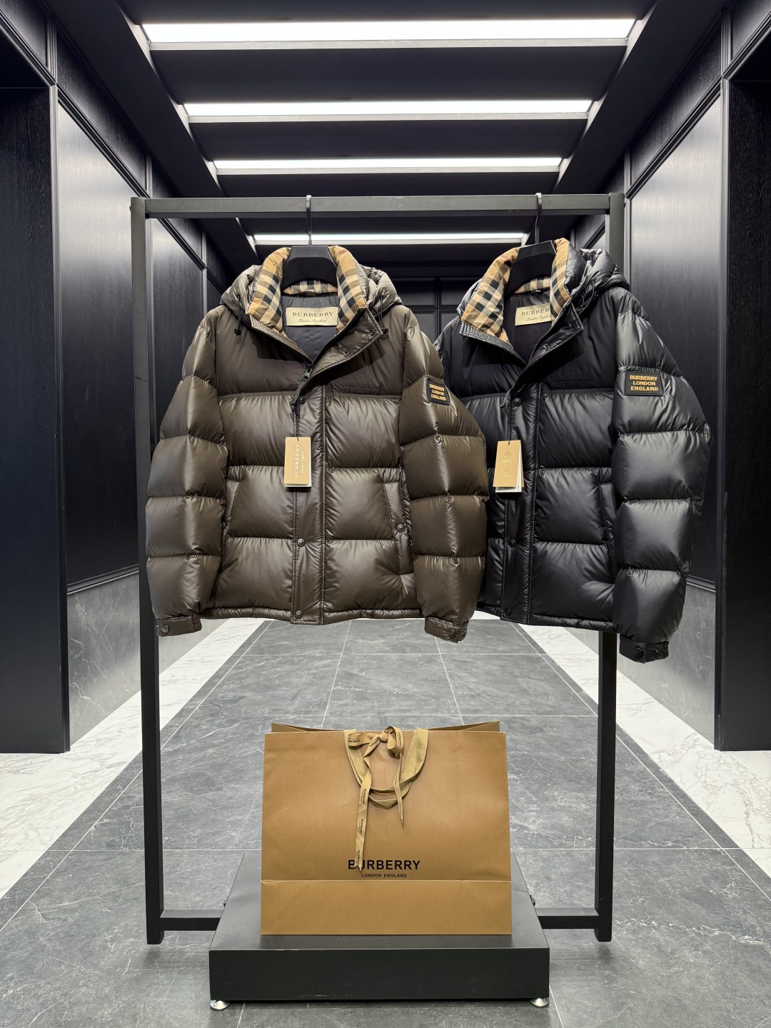Burberry Down Jacket Hooded L
