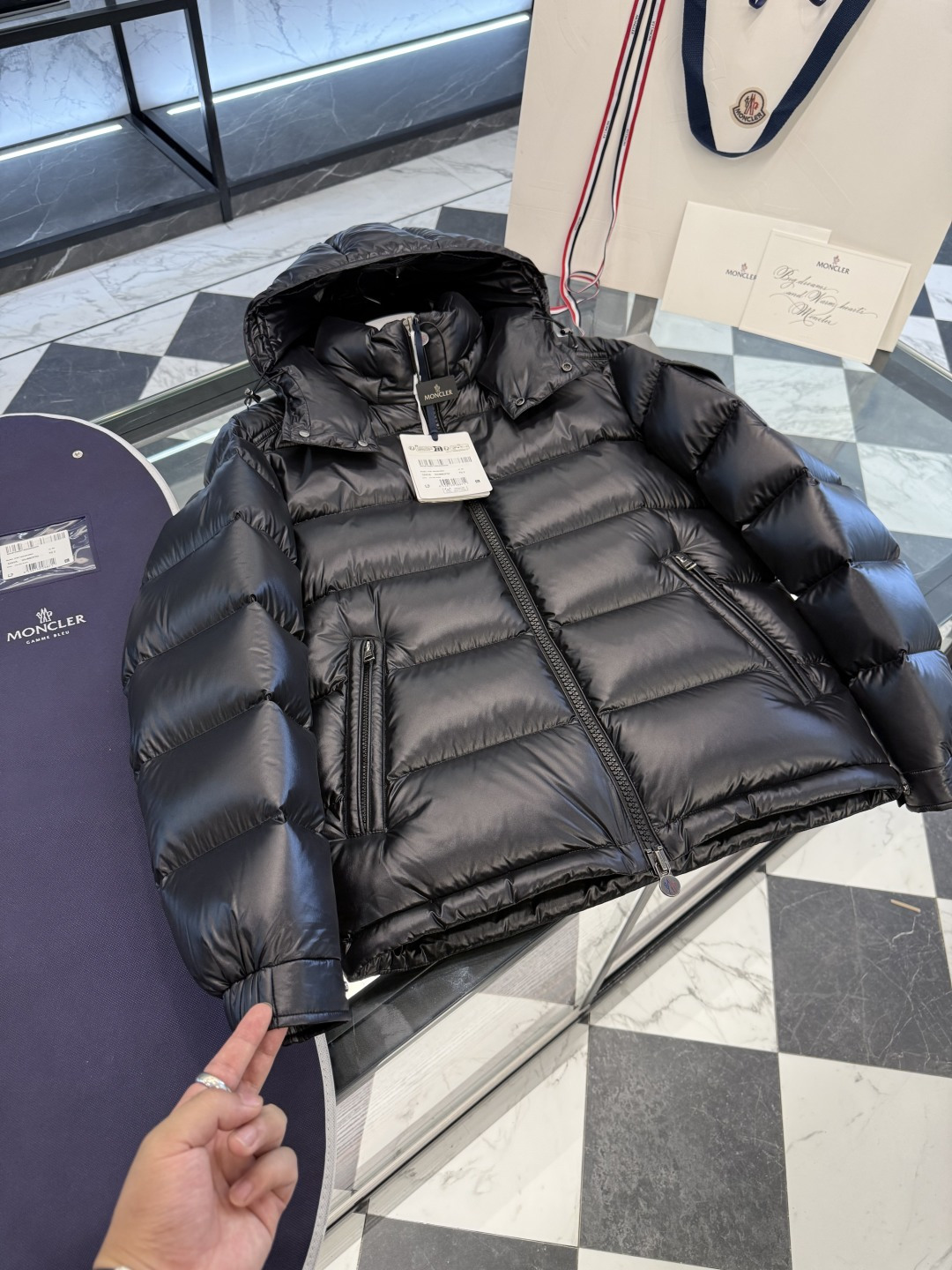Moncler Down Jacket M-l