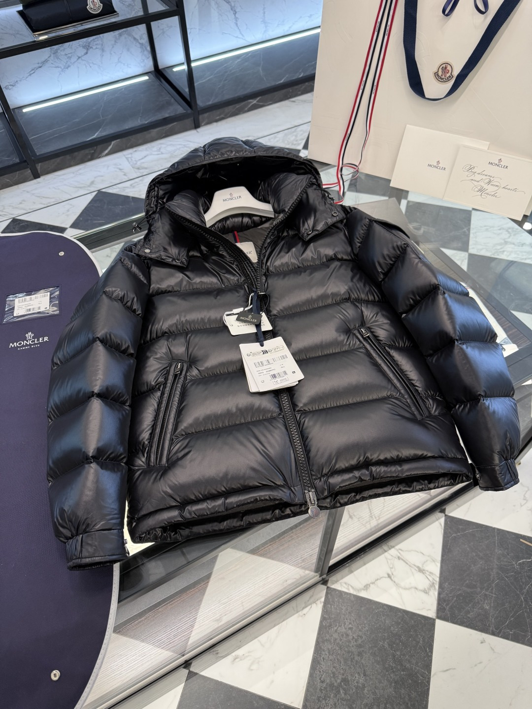 Moncler Down Jacket M-l