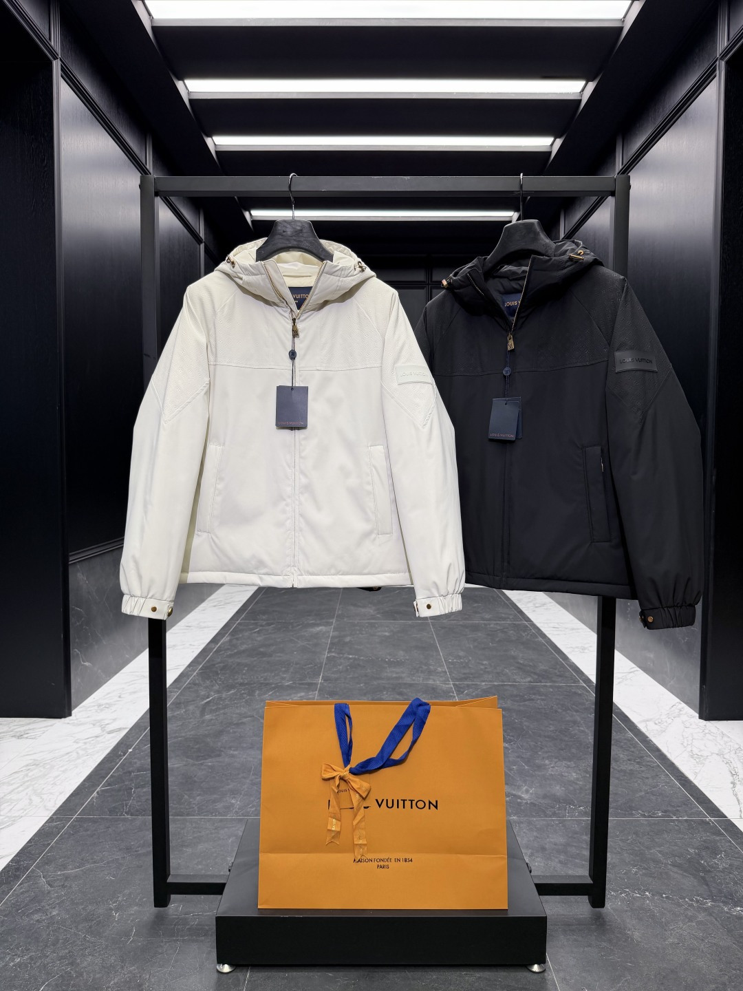 Louis Vuitton Down Jacket Hooded S-m-l