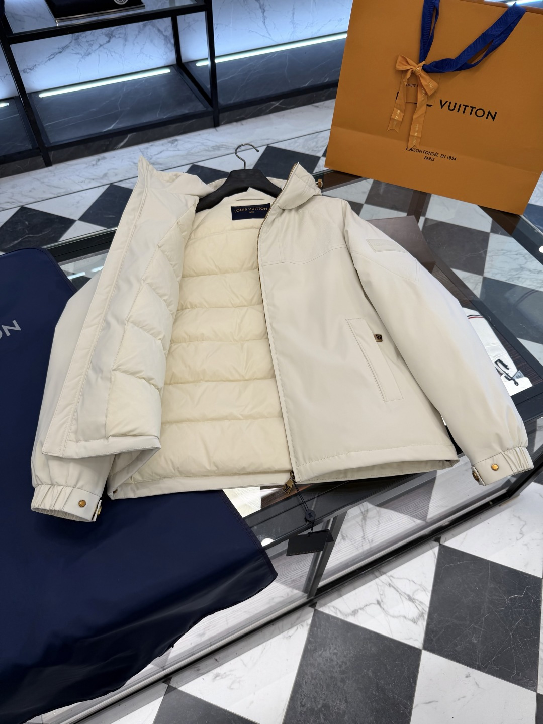 Louis Vuitton Down Jacket Hooded S-m-l
