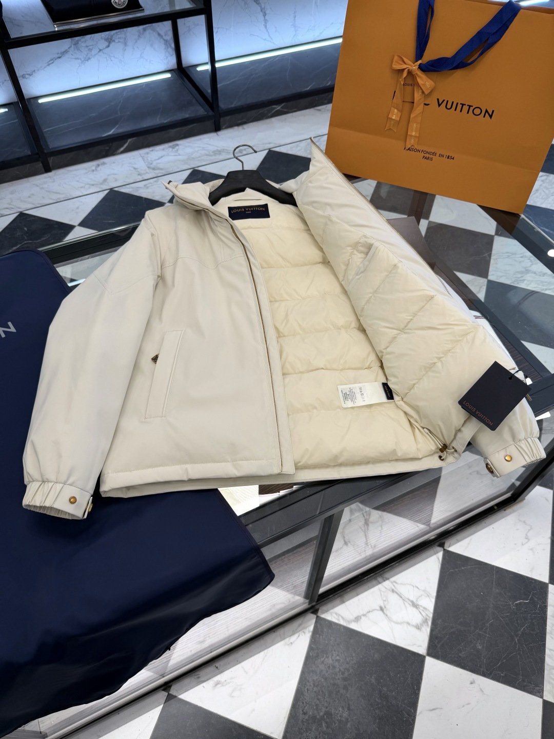 Louis Vuitton Down Jacket Hooded S-m-l