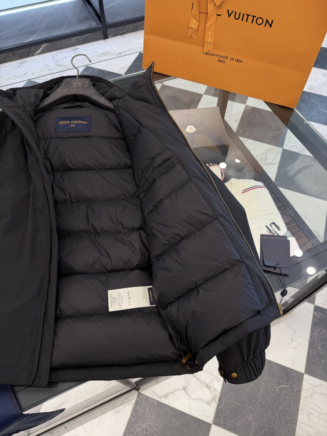 Louis Vuitton Down Jacket Hooded S-m-l