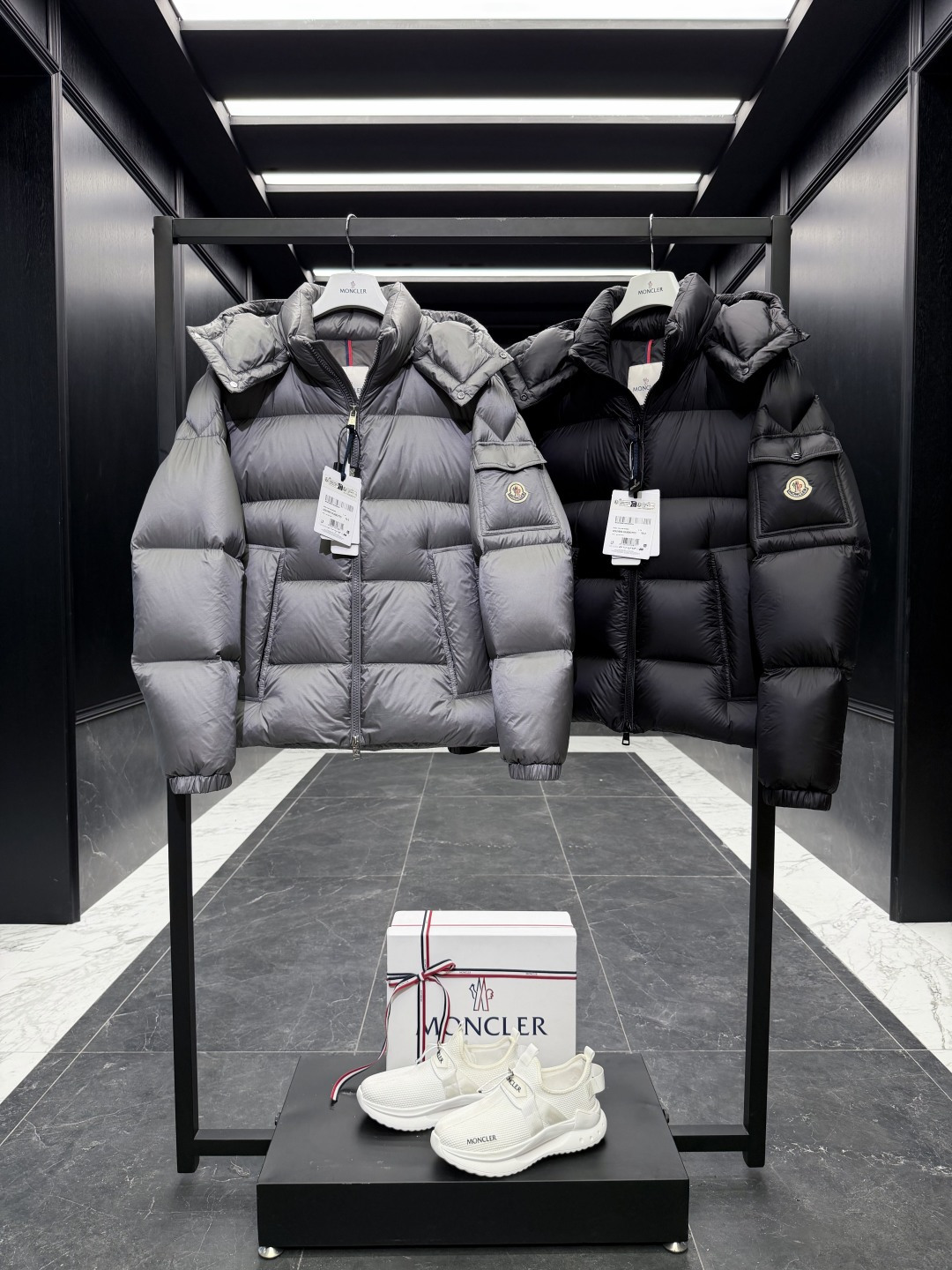 Moncler Male Jacket Hooded M-l