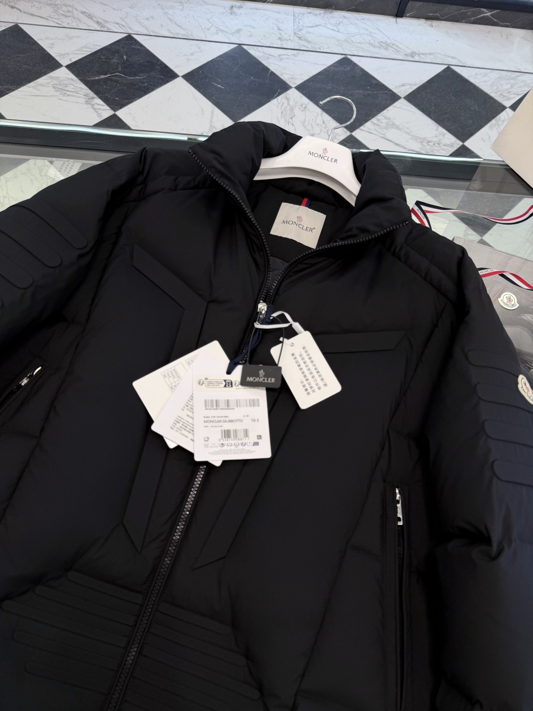 Moncler Down Jacket M-l