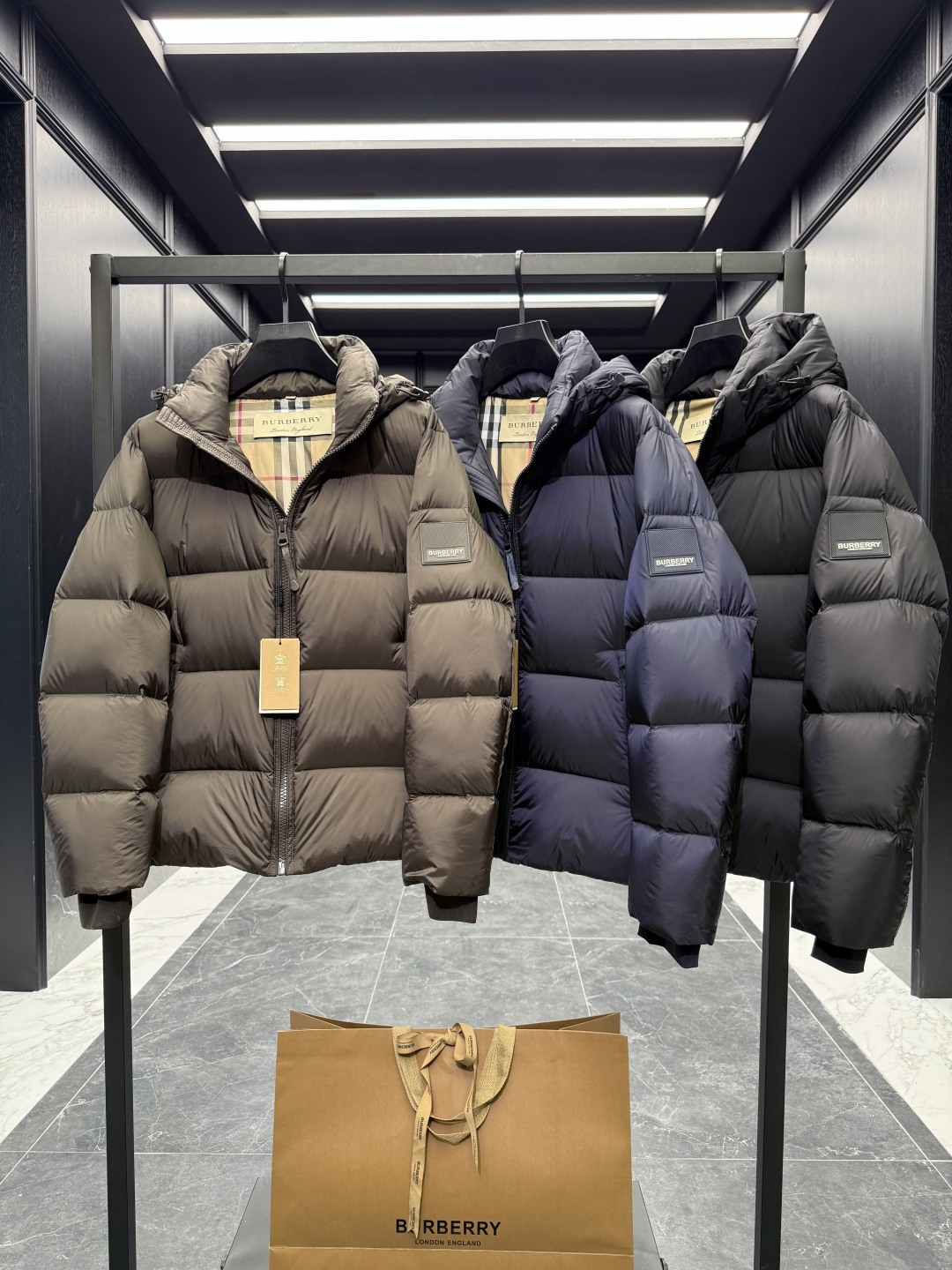 Burberry Down Jacket Hooded L