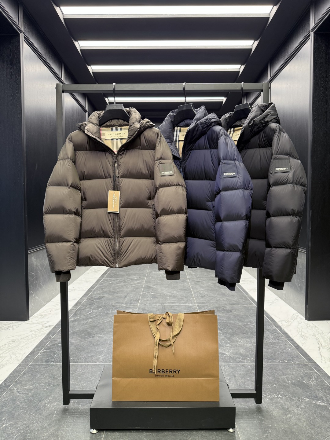 Burberry Down Jacket Hooded L