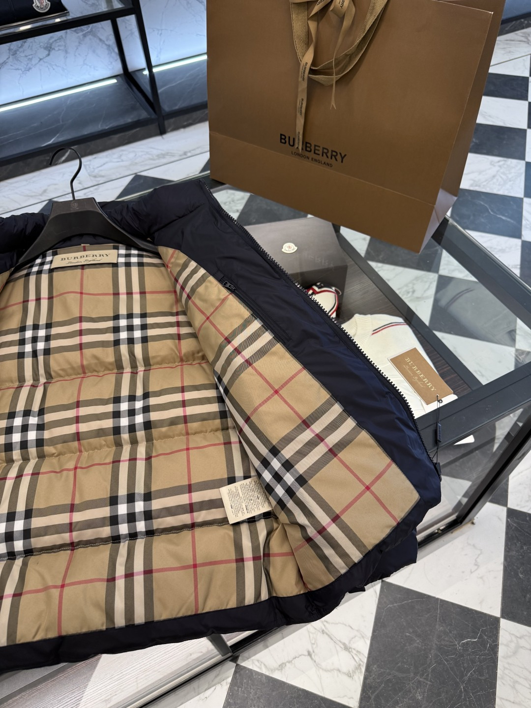 Burberry Down Jacket Hooded L