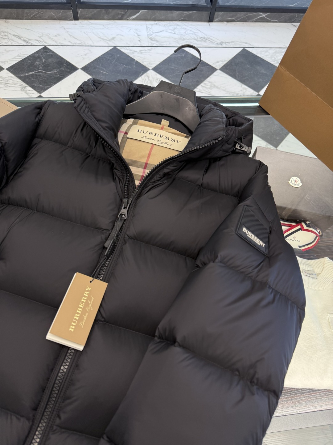Burberry Down Jacket Hooded L