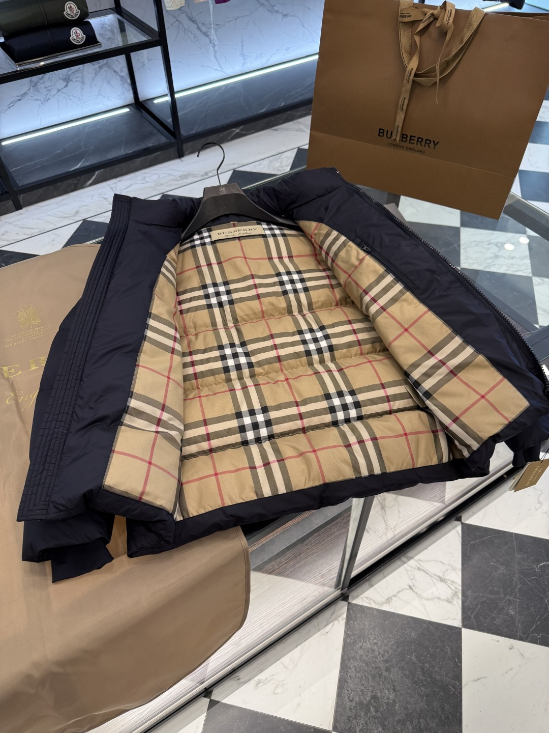 Burberry Down Jacket Hooded L