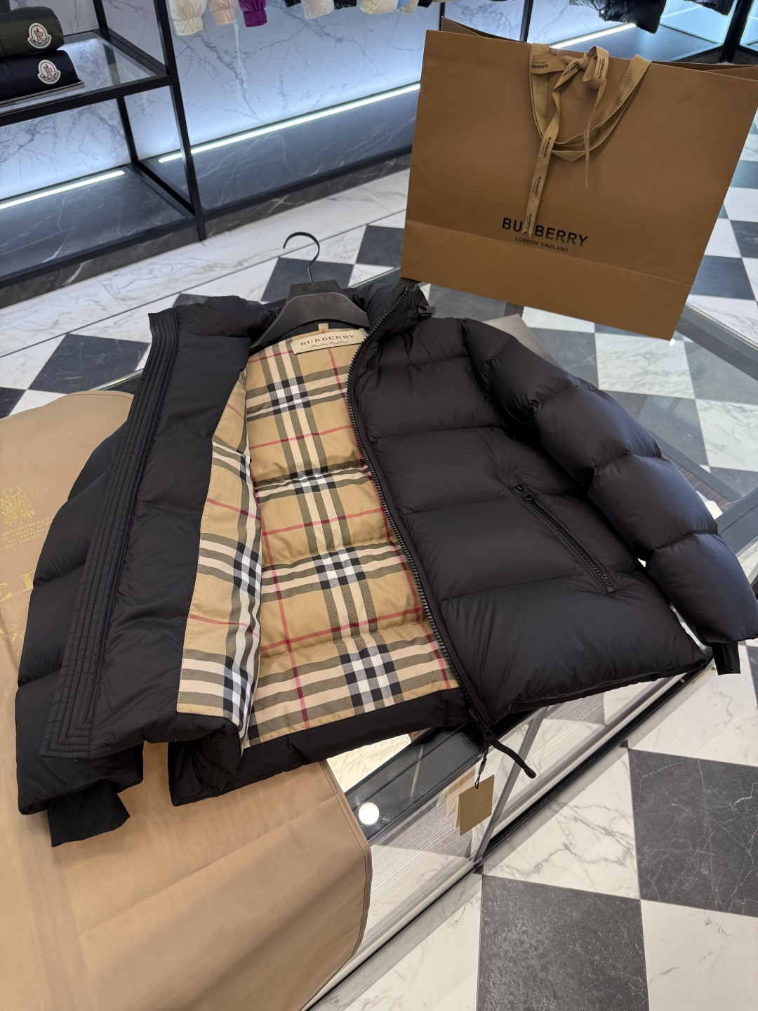 Burberry Down Jacket Hooded L
