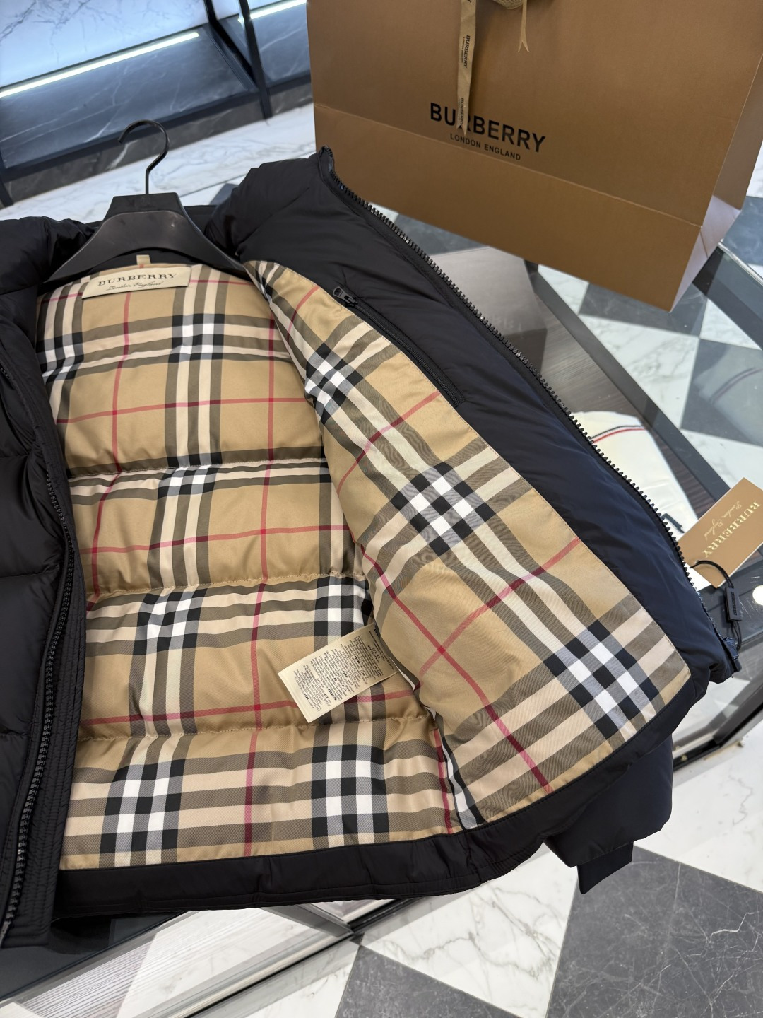 Burberry Down Jacket Hooded L