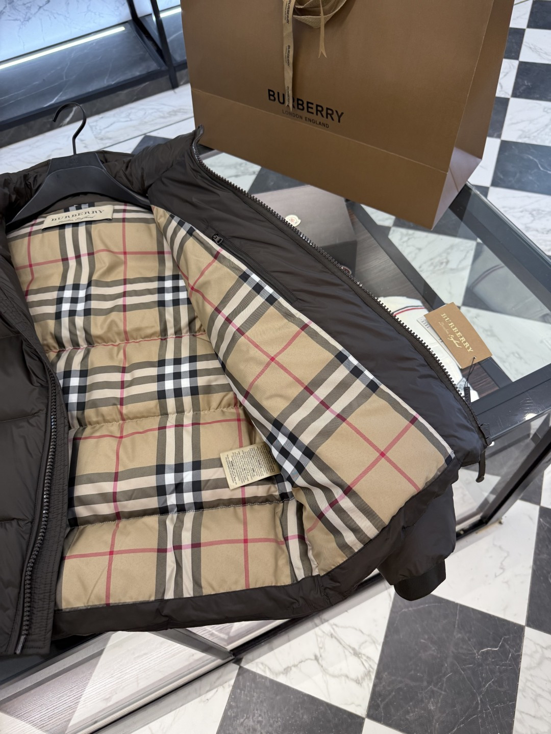 Burberry Down Jacket Hooded L
