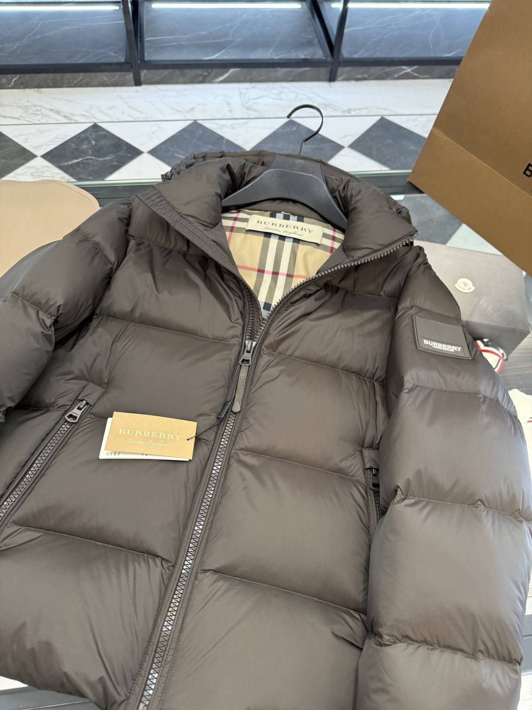 Burberry Down Jacket Hooded L