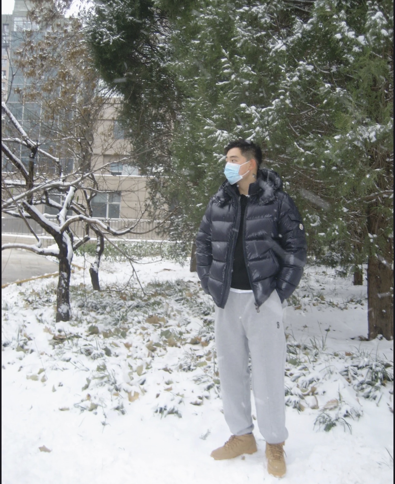 Moncler Down Jacket M