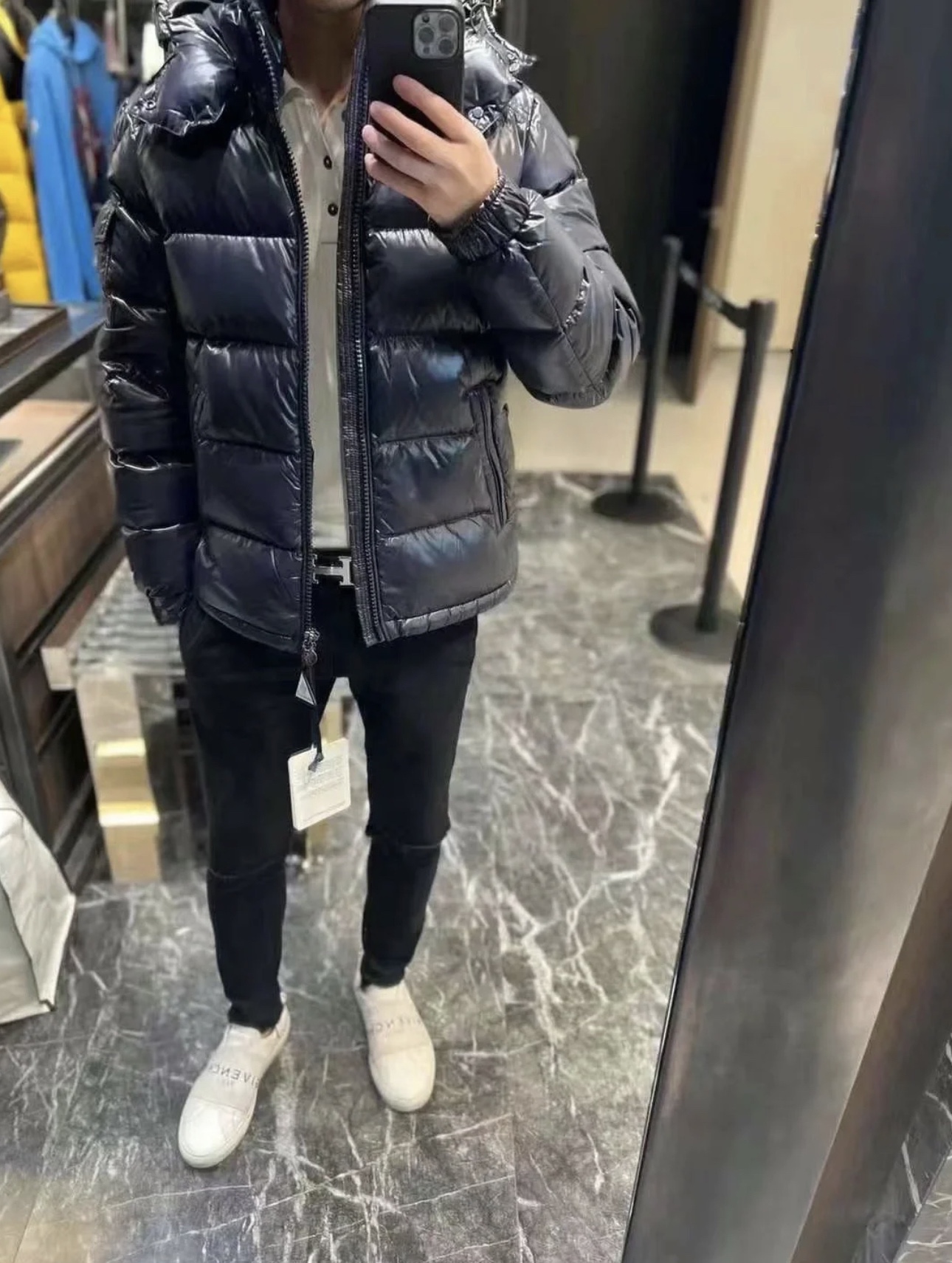 Moncler Down Jacket M