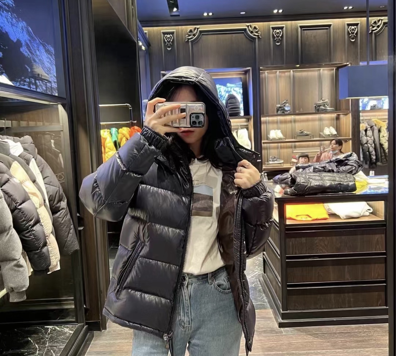 Moncler Down Jacket M