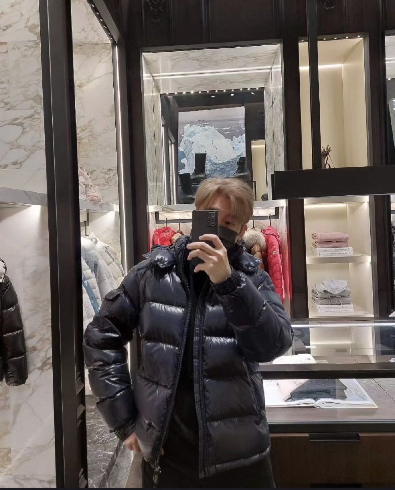 Moncler Down Jacket M