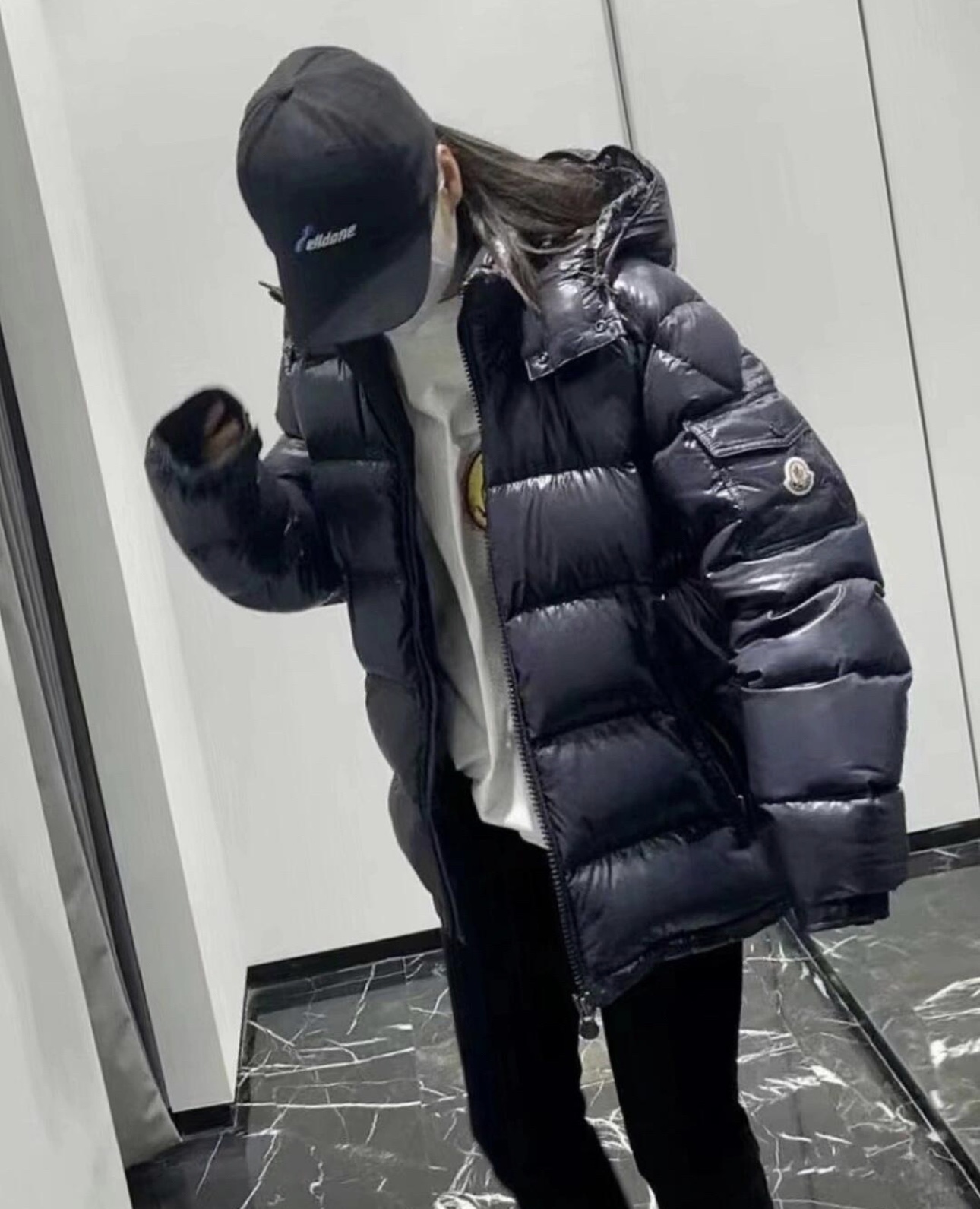 Moncler Down Jacket M