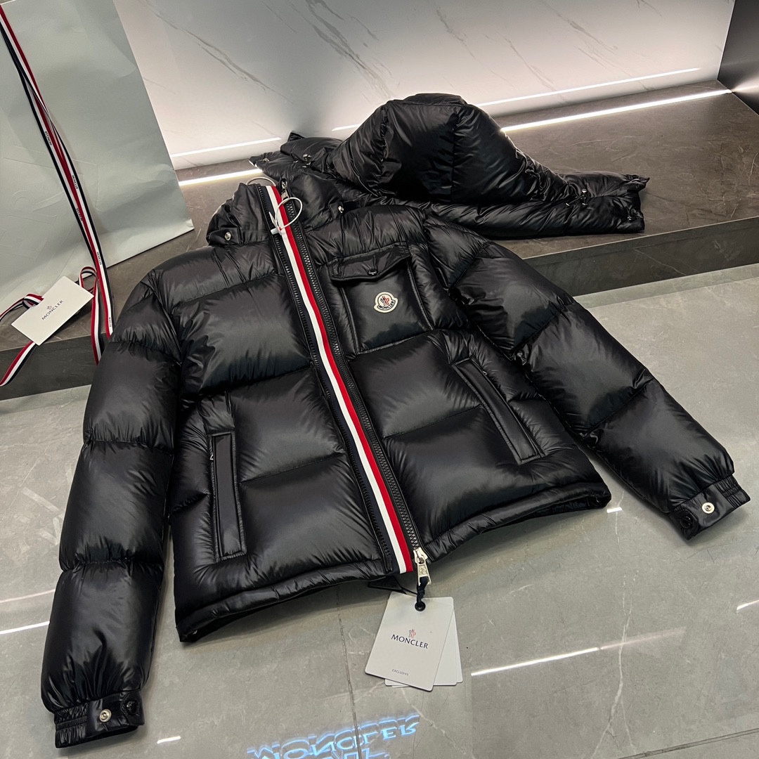 Moncler Basic Clothing M-l