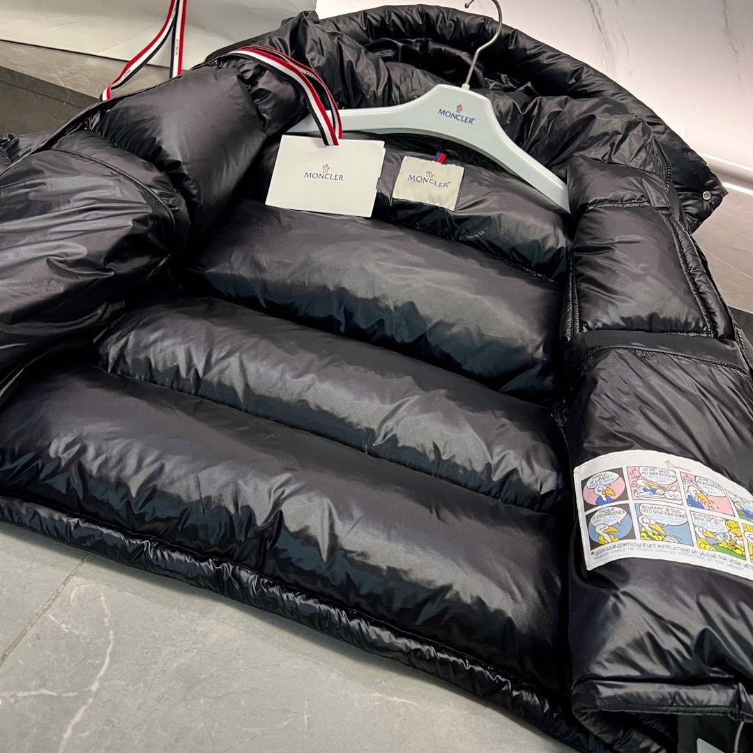Moncler Basic Clothing M-l