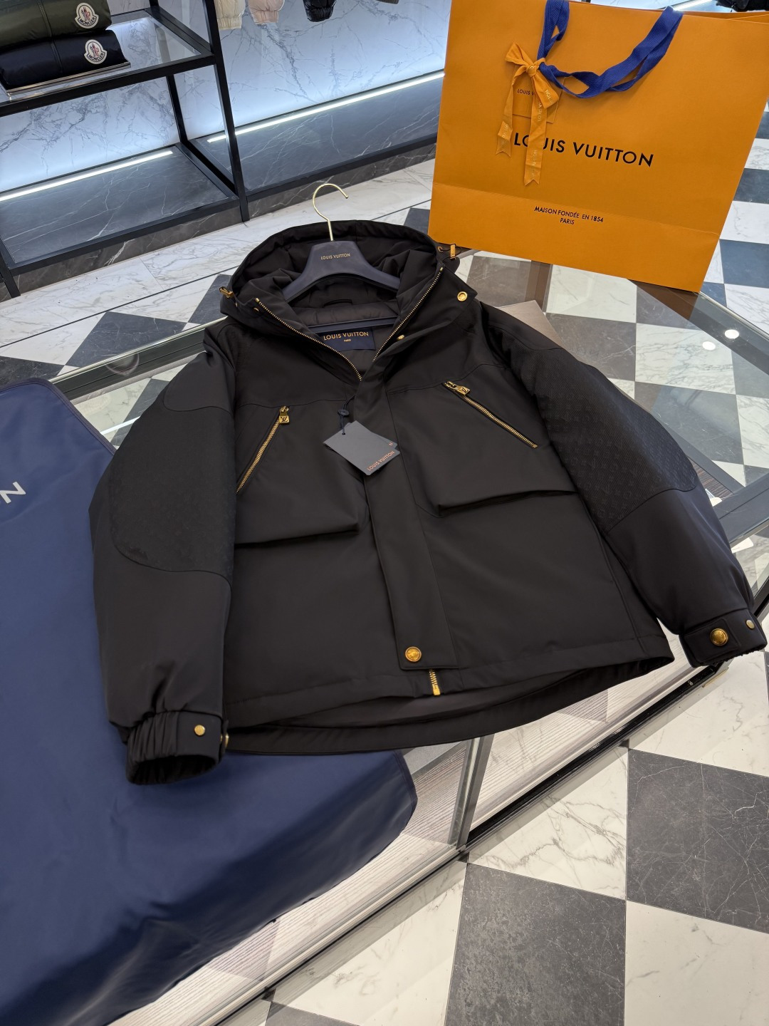 Louis Vuitton Down Jacket Hooded S-m-l