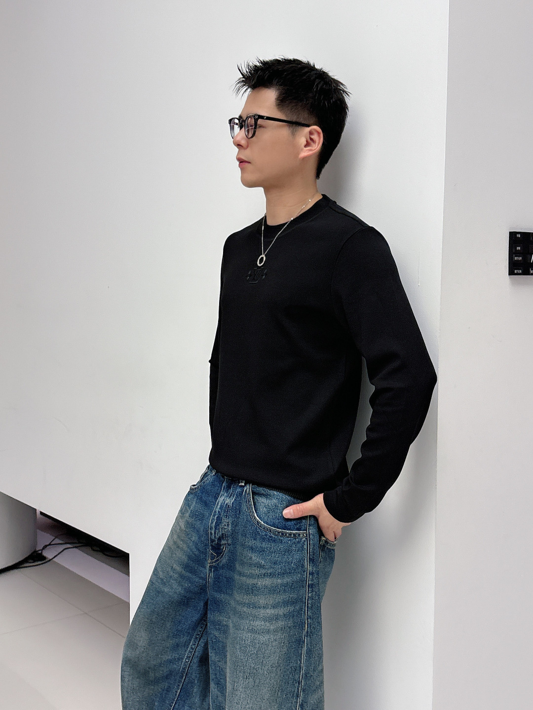 Louis Vuitton Basic Clothing M-l-xl