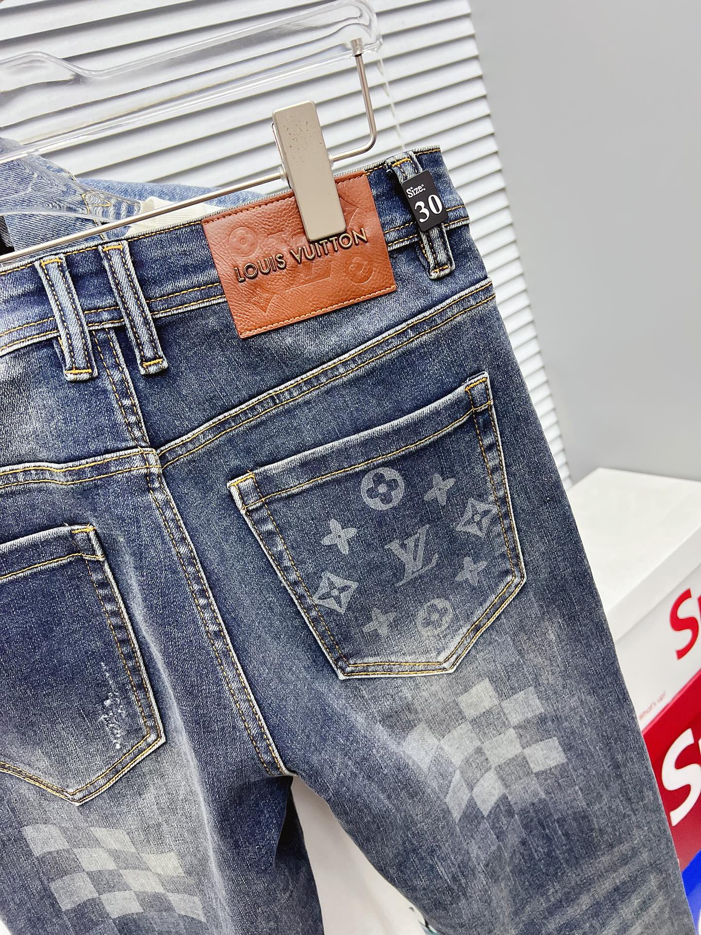 Louis Vuitton Jeans L