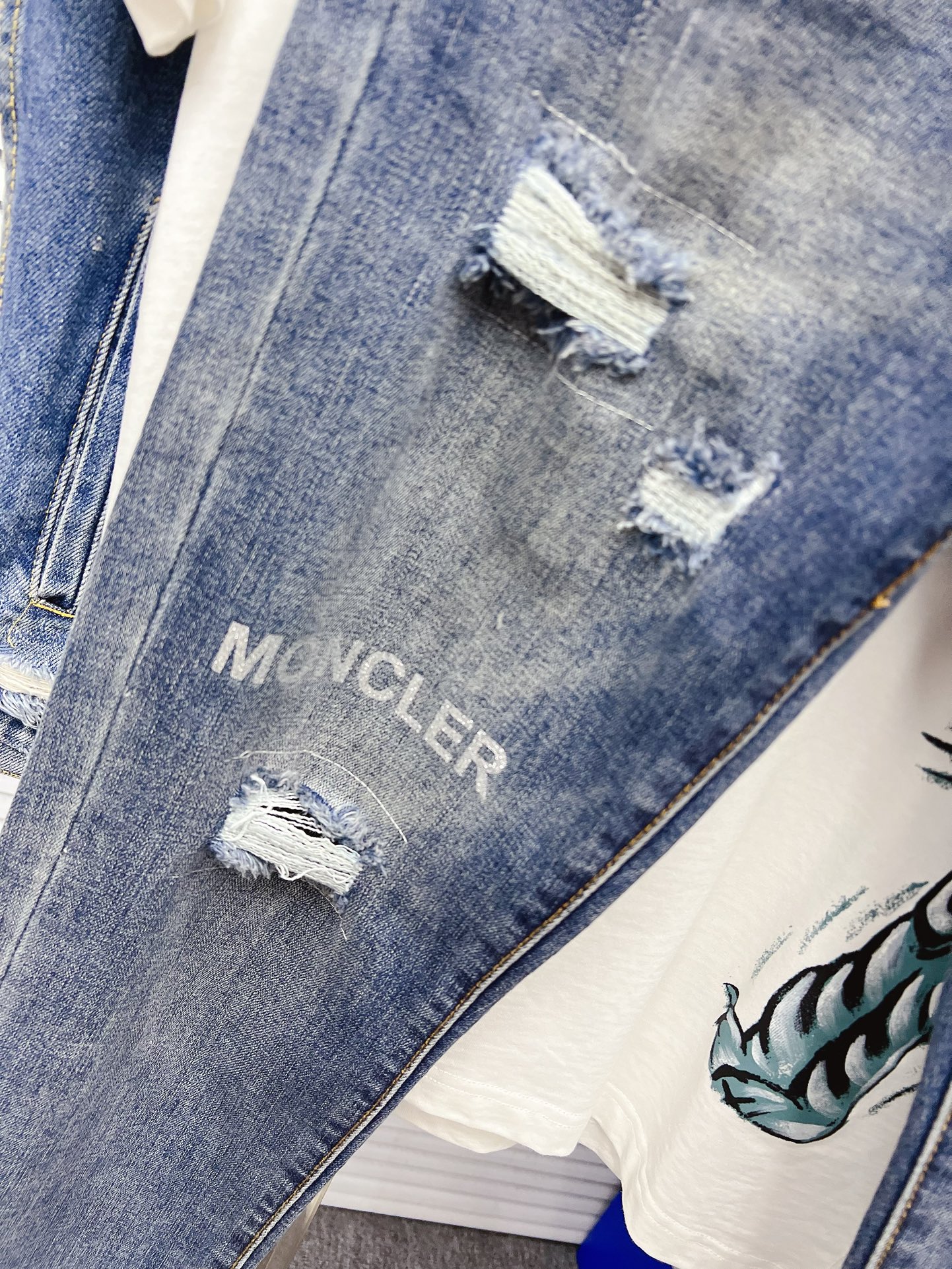 Moncler Jeans M-l