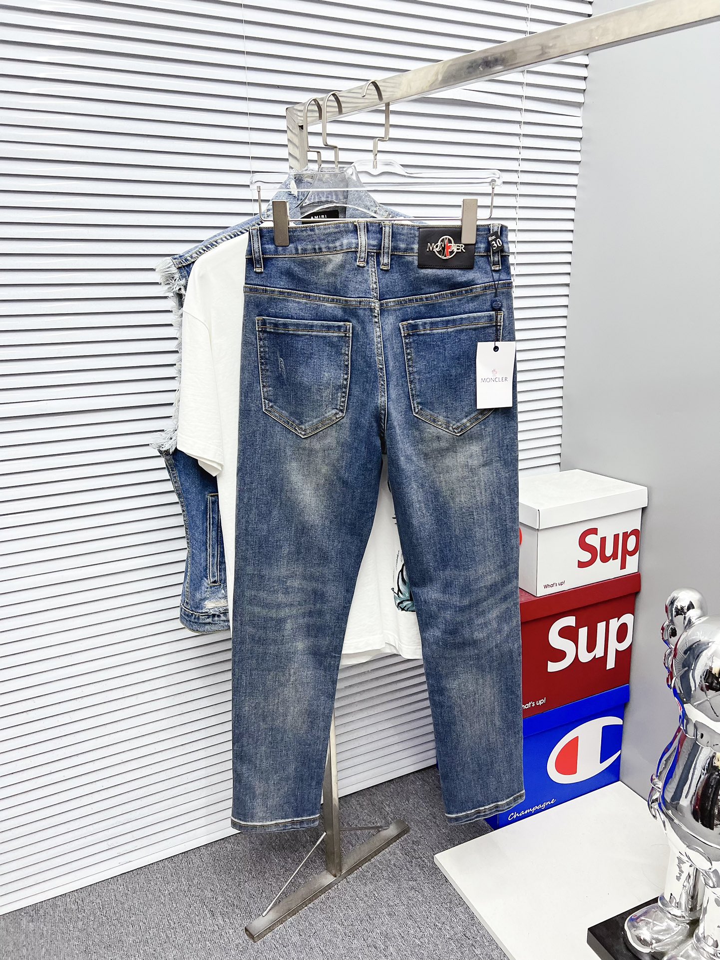 Moncler Jeans M-l