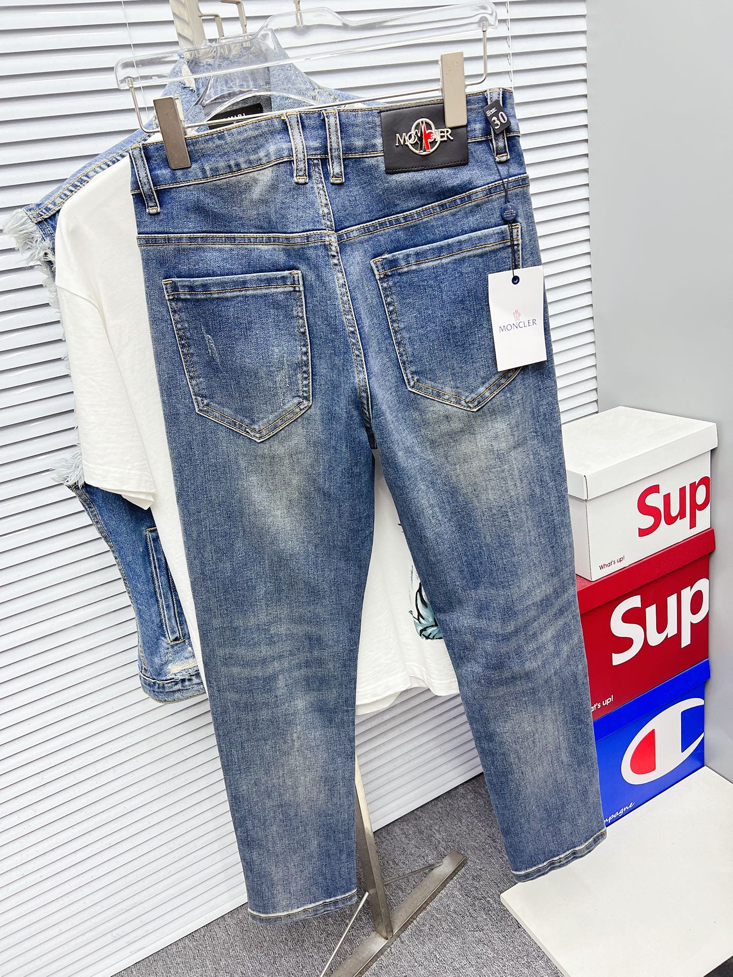 Moncler Jeans M-l