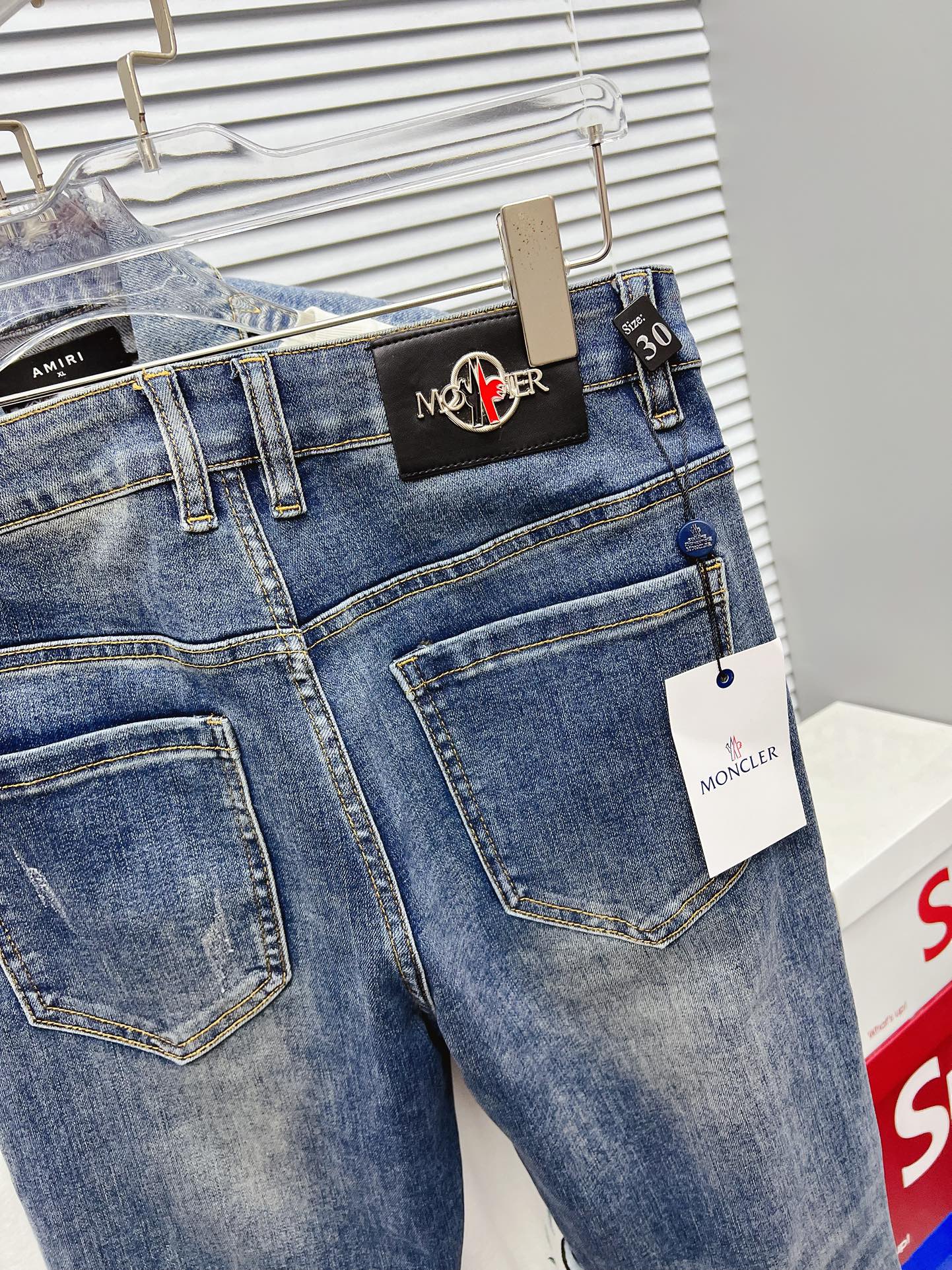 Moncler Jeans M-l
