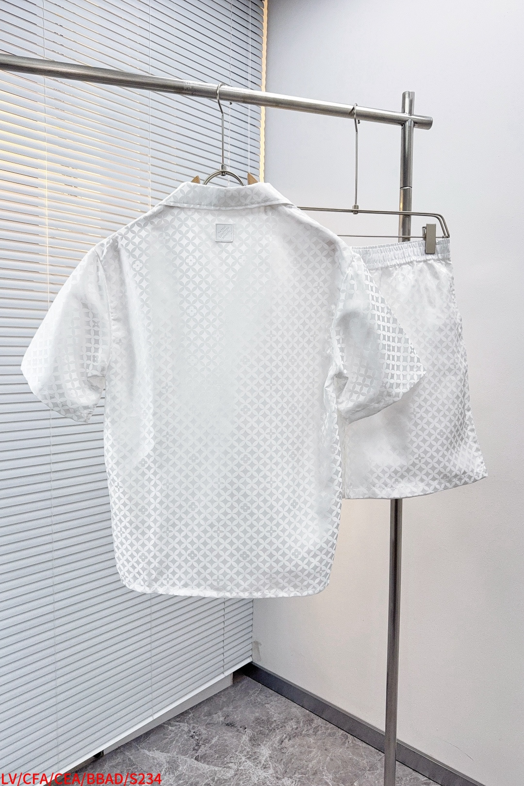 Louis Vuitton Basic Clothing S-m-l-xl