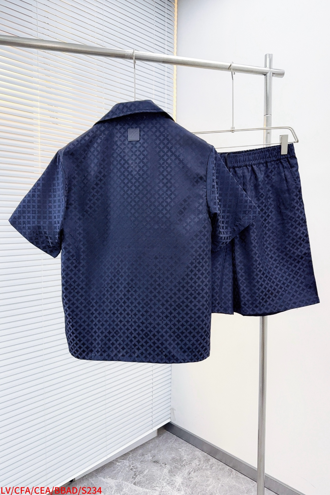 Louis Vuitton Basic Clothing S-m-l-xl