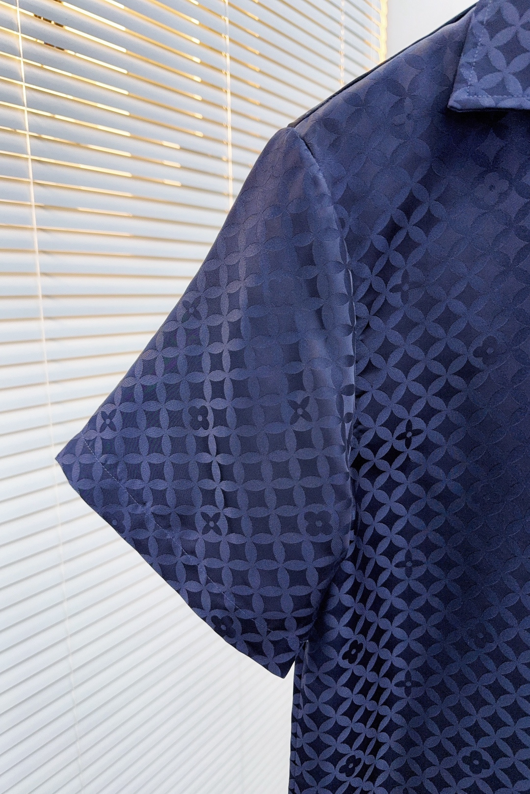 Louis Vuitton Basic Clothing S-m-l-xl