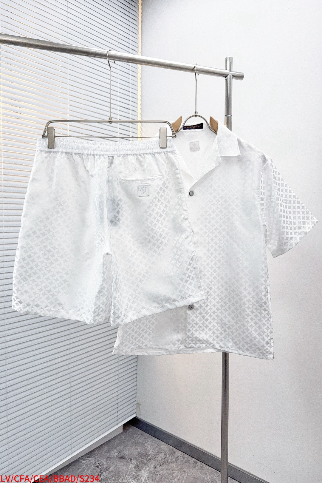 Louis Vuitton Basic Clothing S-m-l-xl