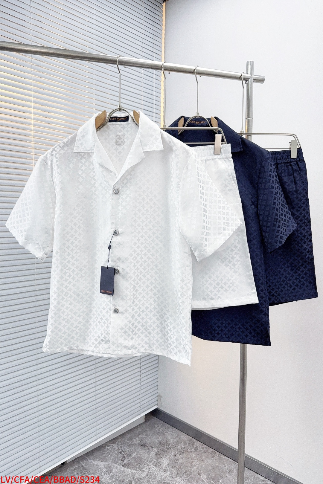 Louis Vuitton Basic Clothing S-m-l-xl