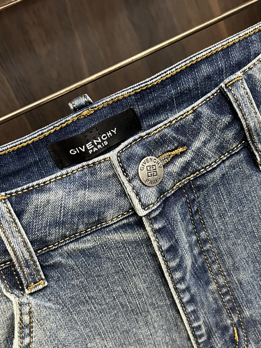 Givenchy Jeans