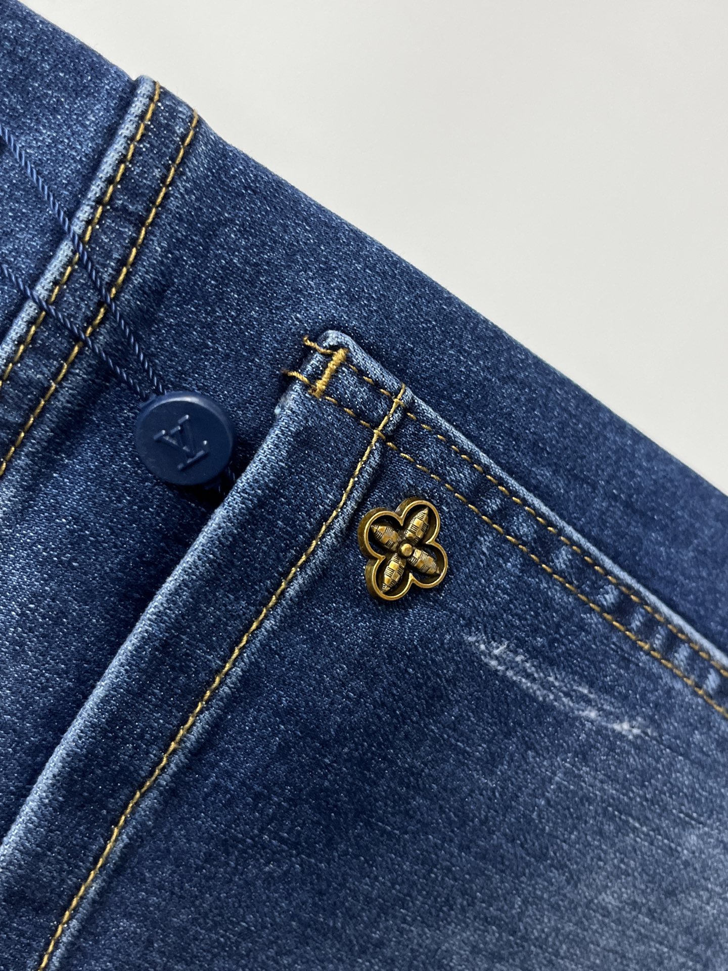 Louis Vuitton Jeans L