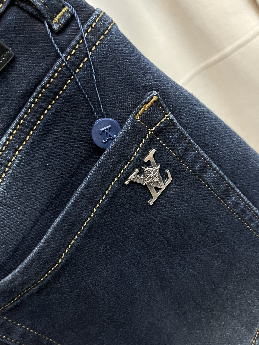 Louis Vuitton Jeans L