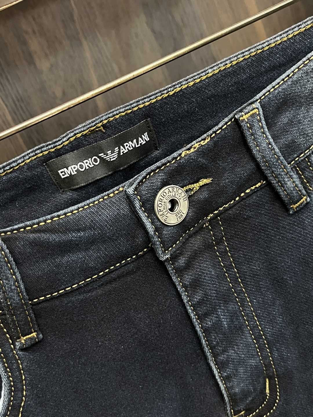 Armani Jeans M
