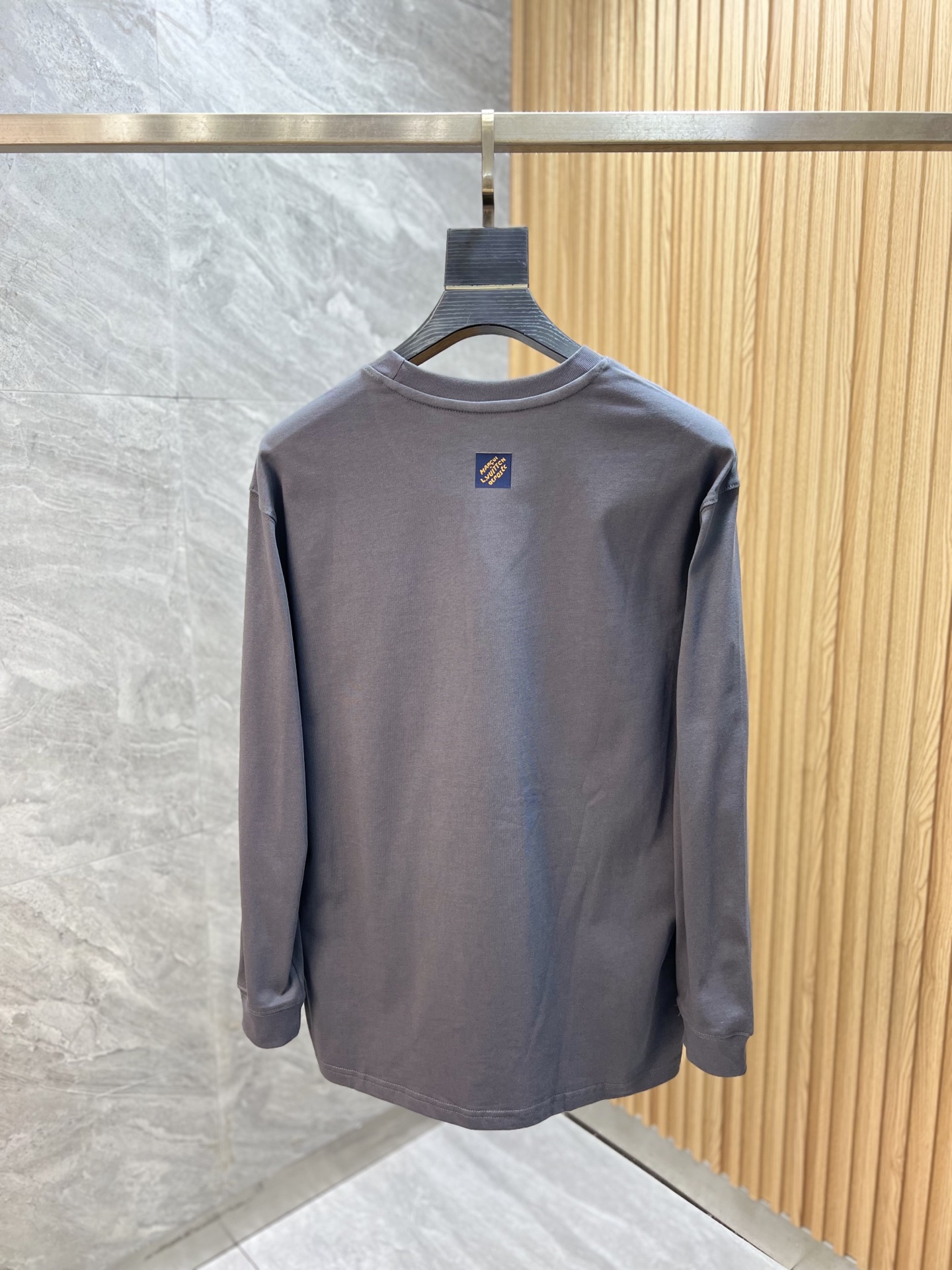 Louis Vuitton Basic Clothing S-m-l-xxl-175140