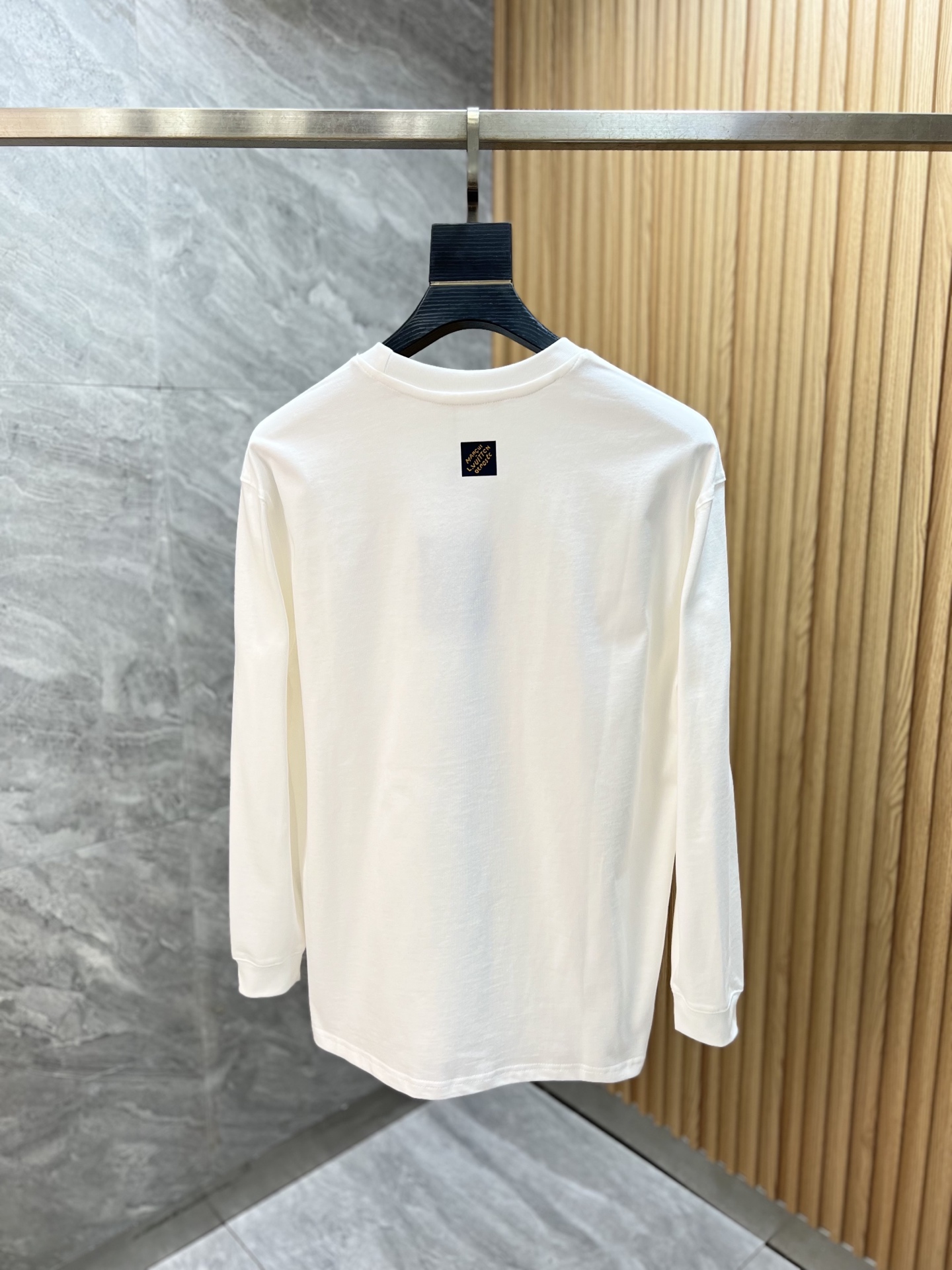 Louis Vuitton Basic Clothing S-m-l-xxl-175140