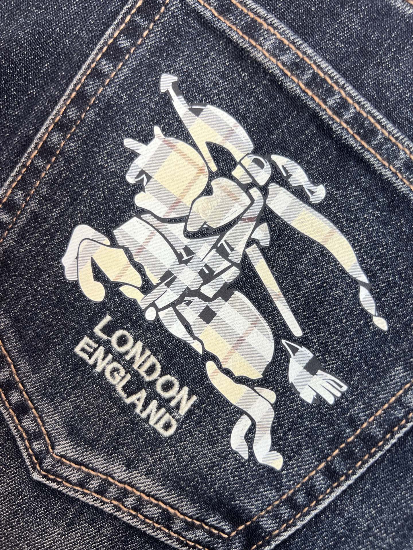 Burberry Jeans 175140-32