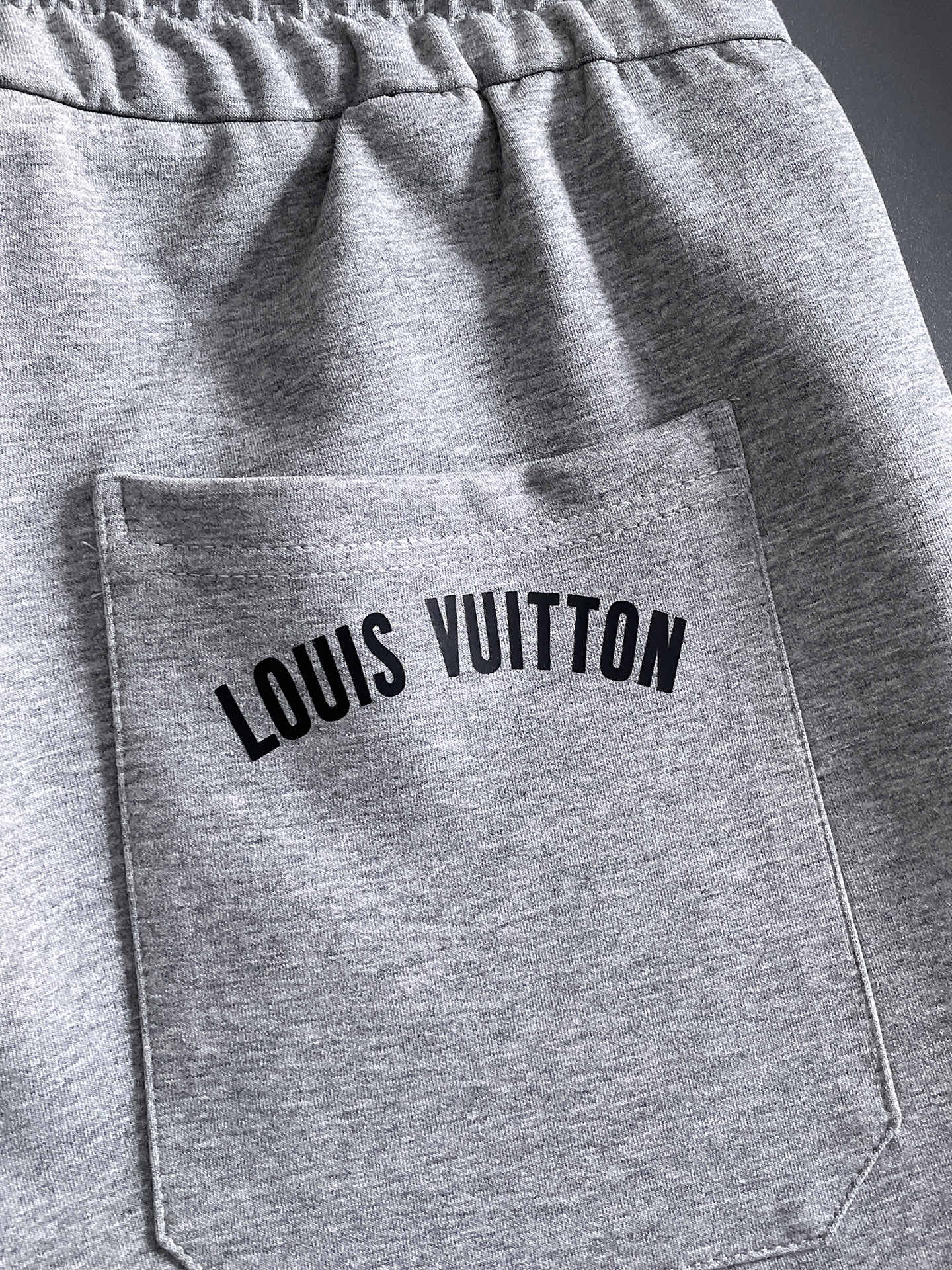 Louis Vuitton Basic Clothing M-l-xl