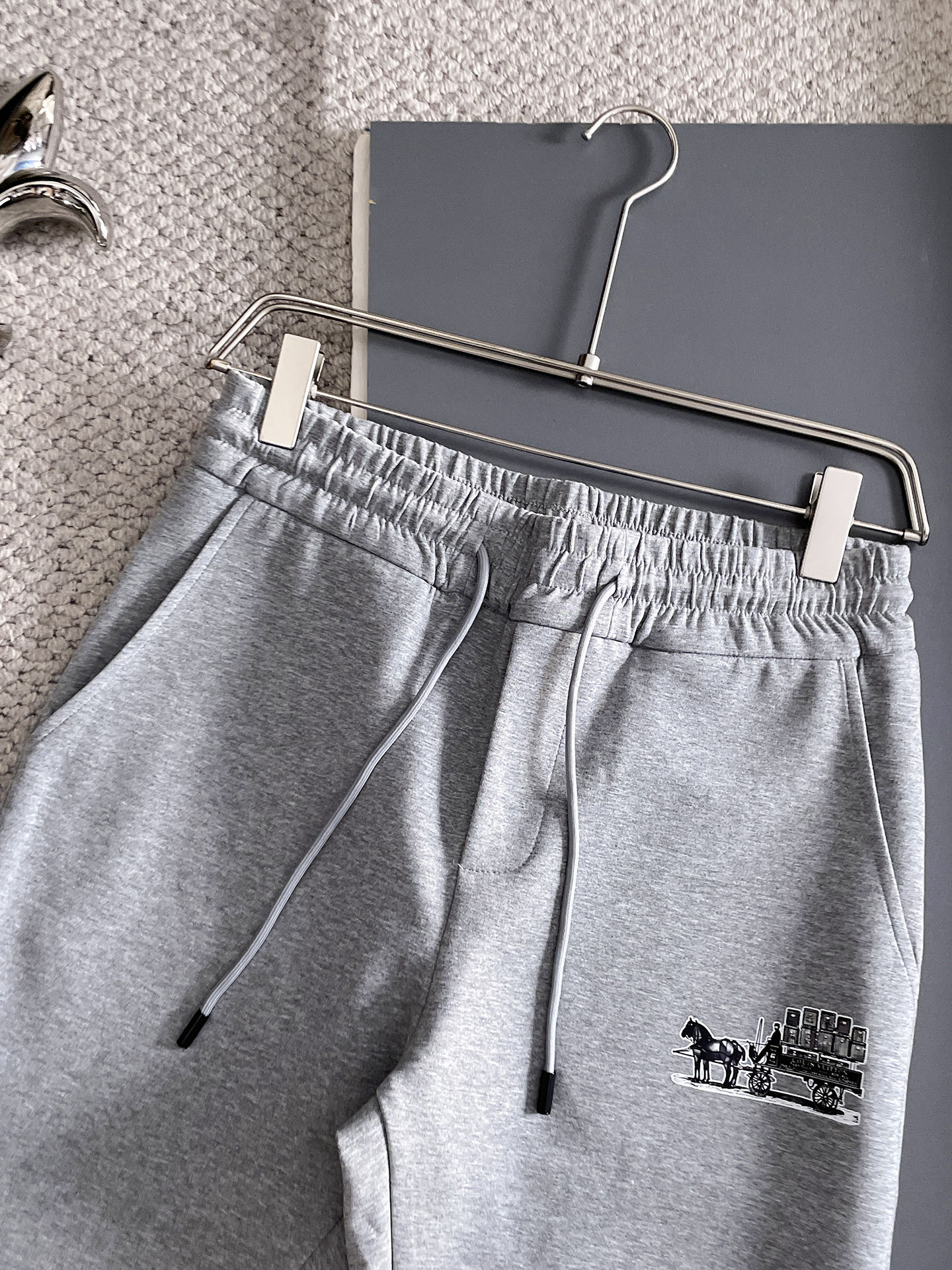 Louis Vuitton Basic Clothing M-l-xl